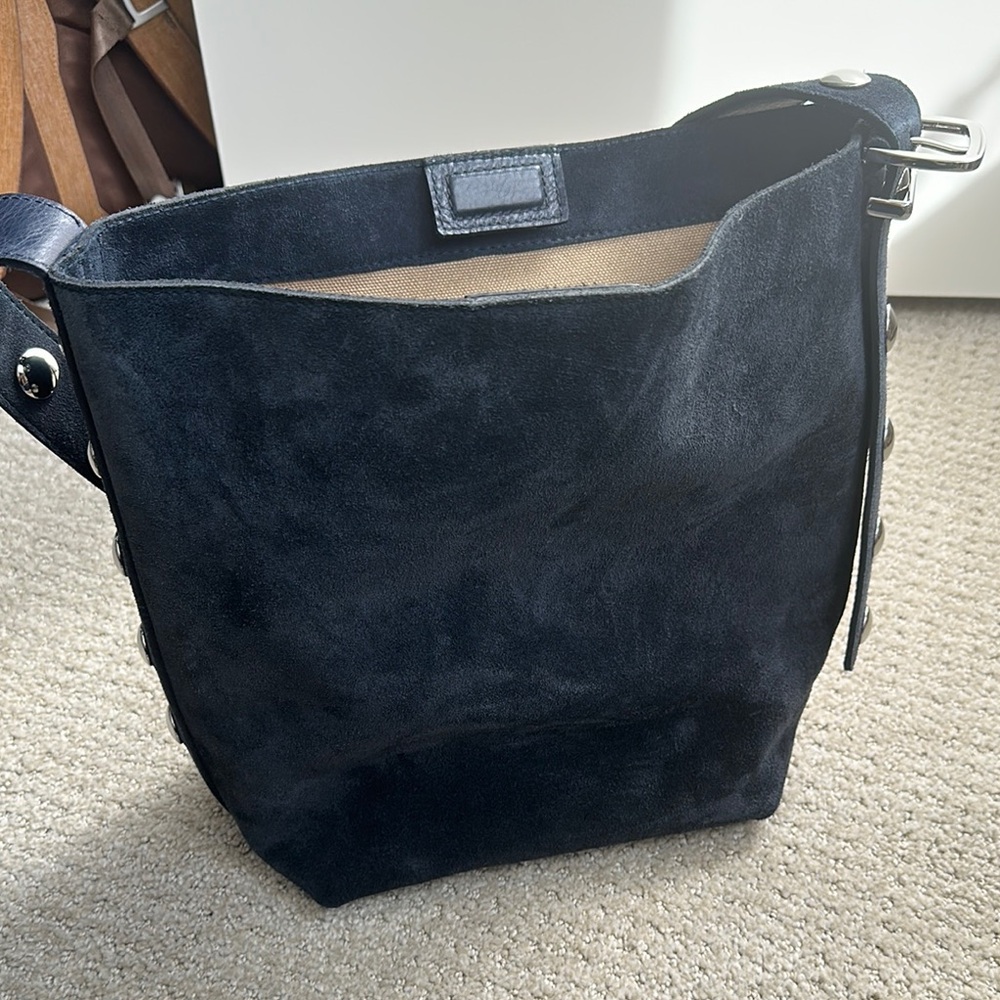 Madewell Essential Medium Studded Bucket Tote in Deep Indigo